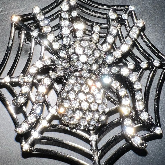 Crystal Spider Brooch - Picture 3 of 4